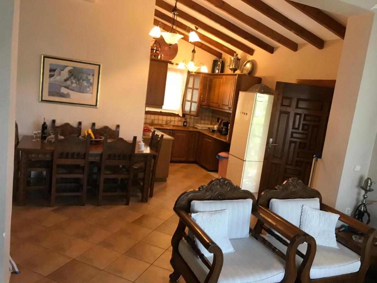 Villa Maroudia *